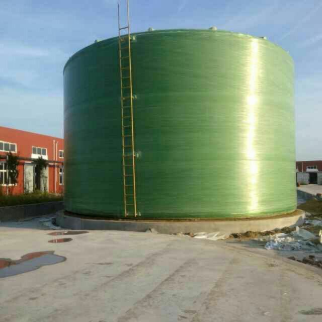 玻璃鋼硫酸儲(chǔ)罐耐化學(xué)腐蝕-安全可靠-長期使用